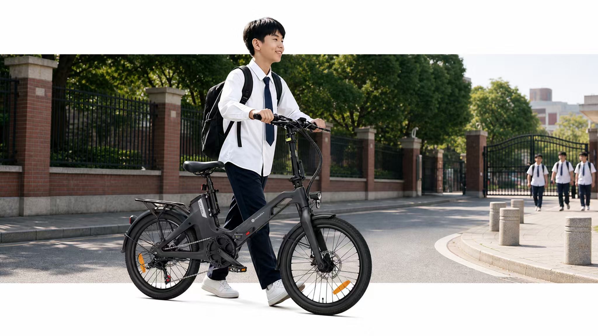 Light-P4を通学に利用するシーン